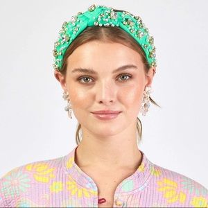 LELE SADOUGHI X STONEY CLOVER AVOCADO PEARL & CRYSTAL HEARTS KNOTTED HEA…